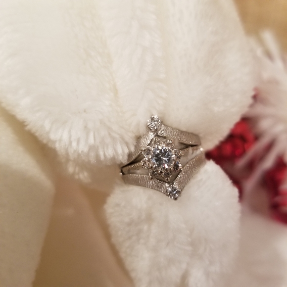 Jewelry - Beautiful custom vintage .50 karat diamond ring